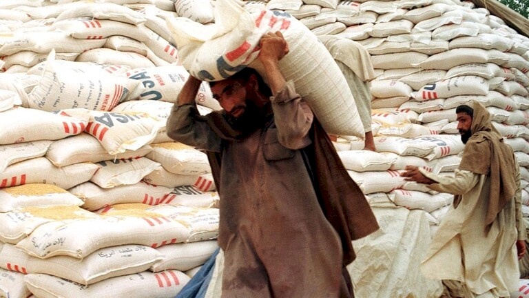 "طالبان" تعلن برنامج "العمل مقابل القمح" لمواجهة البطالة