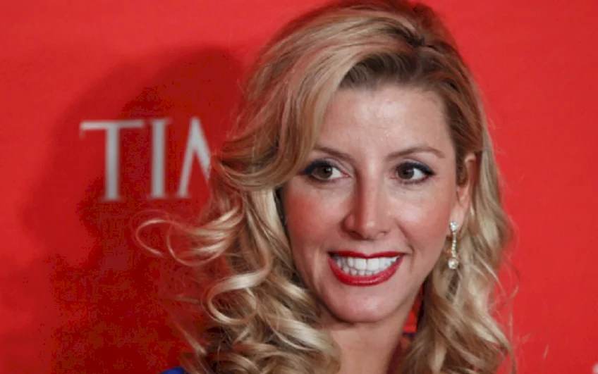 فيديو يحصد ملايين المشاهدات.. هدية خاصة من رئيسة شركة لموظفيها دفعت بعضهم للبكاء