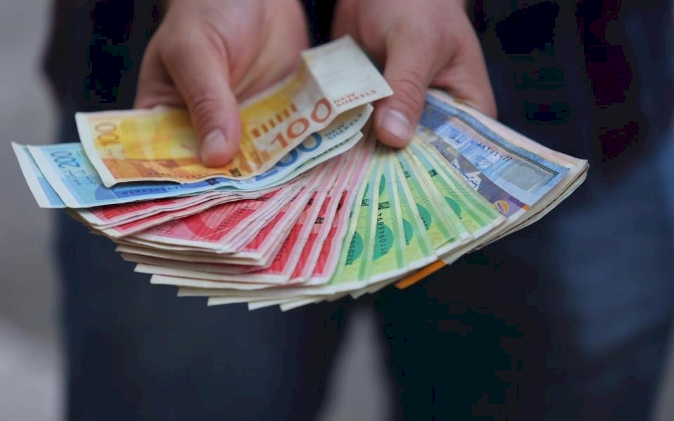 مستشار اشتية: السلطة تعيش وضعا ماليا هو الأسوأ منذ قيامها