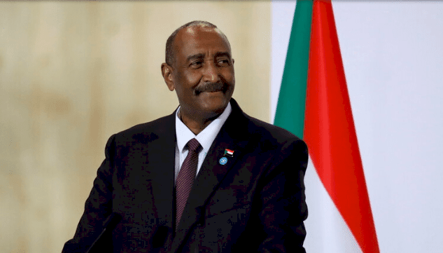 البرهان يصدر قرارا بحل النقابات والاتحادات المهنية في السودان