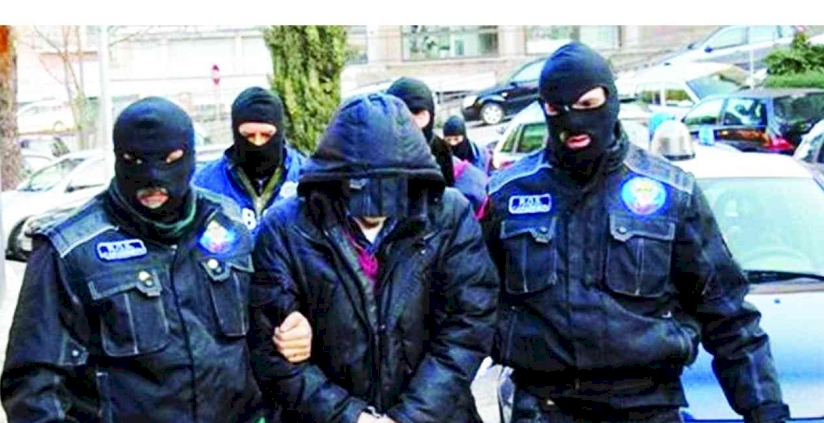 رجل يسلم نفسه للشرطة هربا من زوجته: "الزنزانة أرحم"