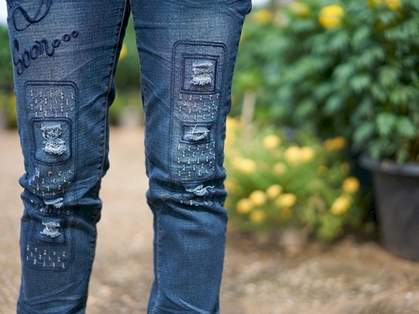 جامعة سعودية تصدر بيانا بشأن منع البنطال!