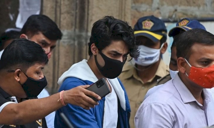 الإفراج بكفالة عن نجل الممثل شاروخان في قضية مخدرات