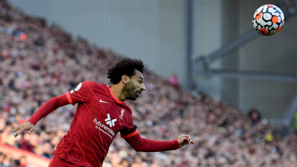 صورة مسربة تكشف الفائز بـ "الكرة الذهبية".. هل هو محمد صلاح؟