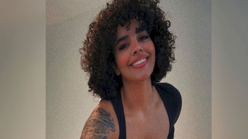 شاهد| بعد انضمامها لموقع إباحي.. رهف القنون تثير غضب السعوديين بصور جريئة حول الهالوين! 