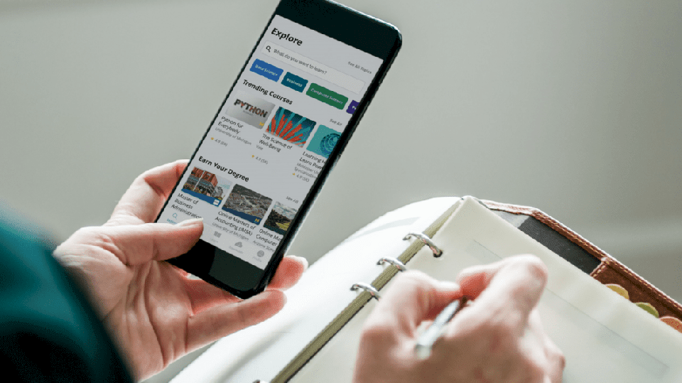 هذه الخطوات تجعلك بمأمن.. بحال سرقة أو ضياع هاتفك