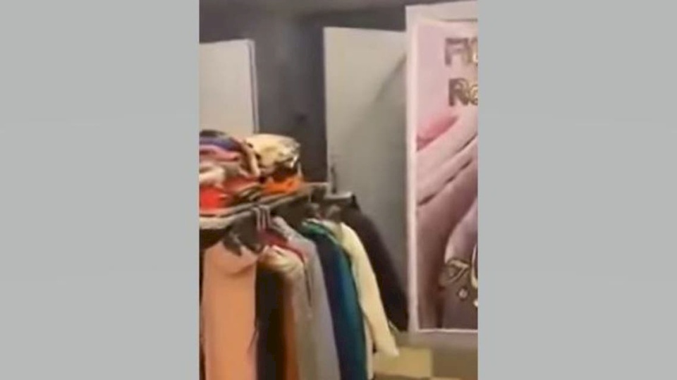 مصر.. "مفاجأة" بواقعة تصوير الفتيات أثناء تبديل ملابسهن بمحل شهير