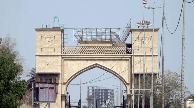 العراق.. شقيقان يقتلان والدهما داخل محله بمساعدة ابن عمهم.. لهذا السبب!