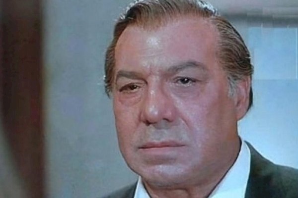 صورة مسرّبة لـ فريد شوقي من على فراش المرض قبل أيام من رحيله