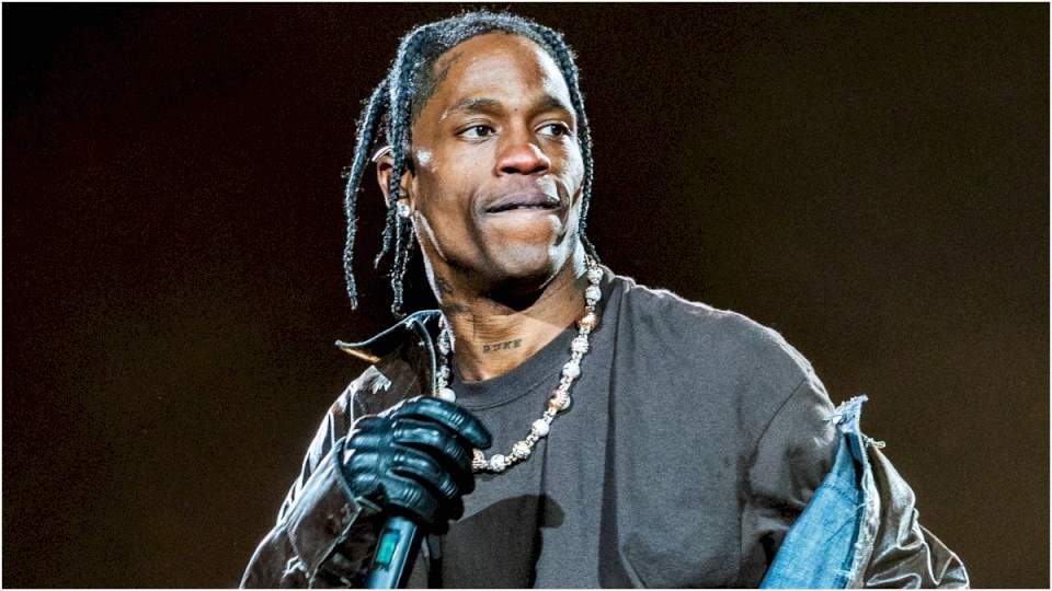 دعوى قضائية ضد ترافيس سكوت بعد مقتل 8 أشخاص خلال حفلته