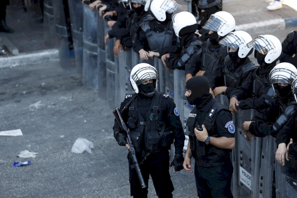 الشرطة تعتقل متخابراً مع الاحتلال في ضواحي القدس