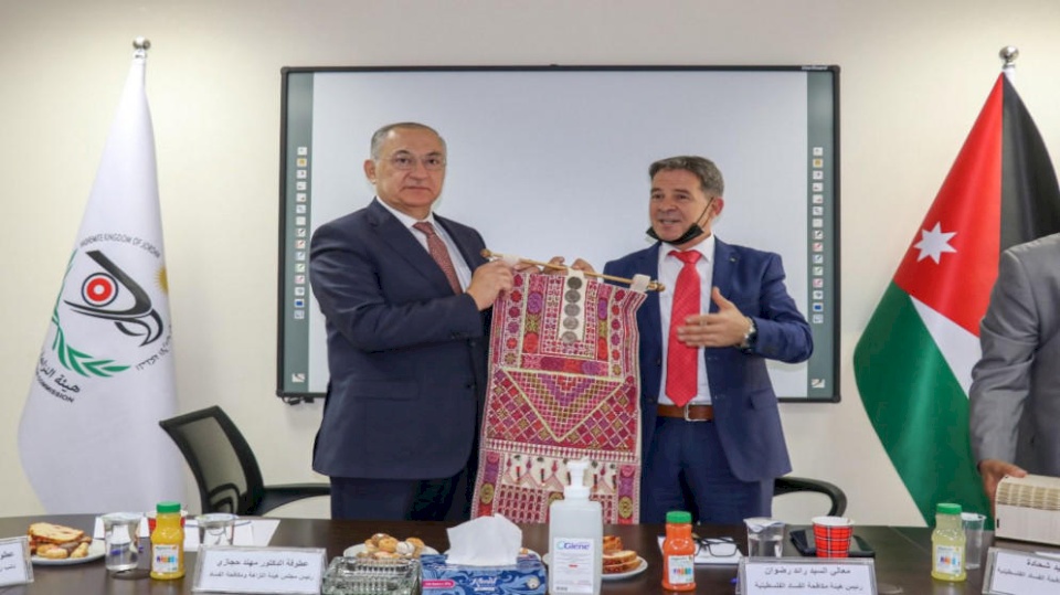 الأردن يُشيد بالتطور بمكافحة الفساد في فلسطين