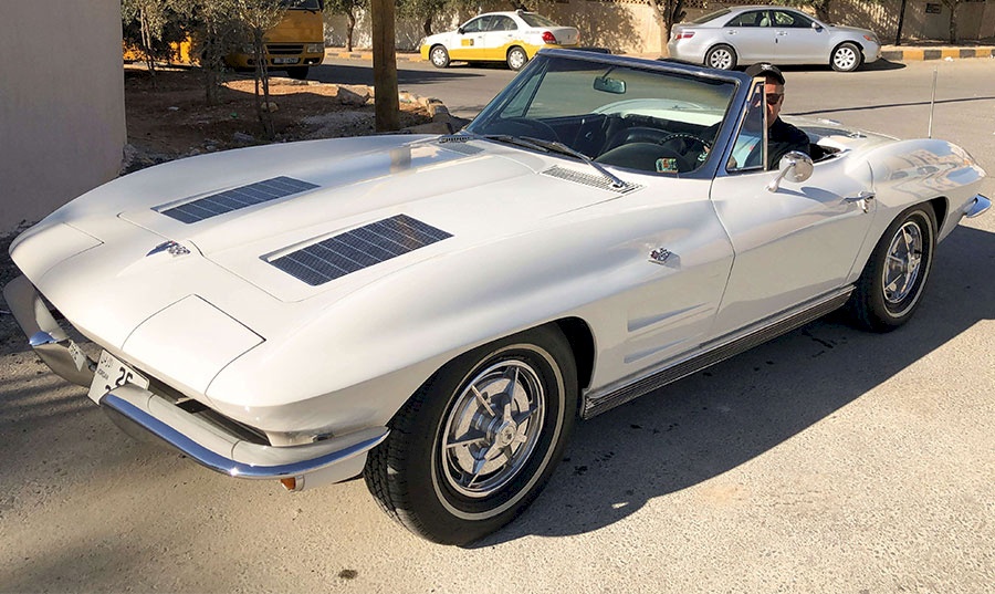 قصة أردني يهوى جمع السيارات الكلاسيكية