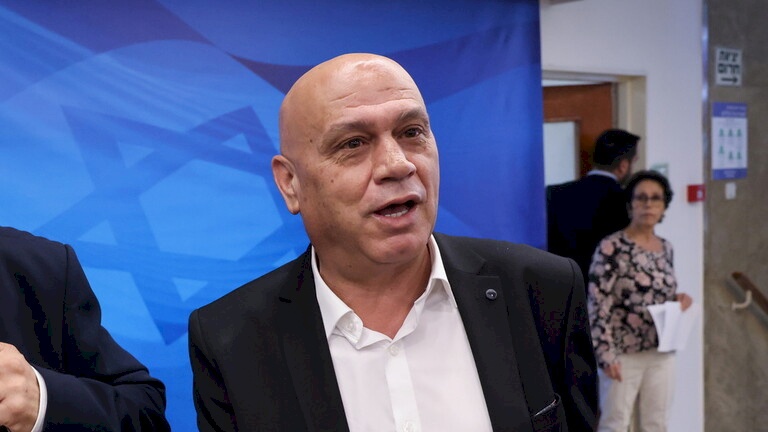 وزير إسرائيلي: سألتقي اشتية في النرويج وسنضغط لدعم السلطة