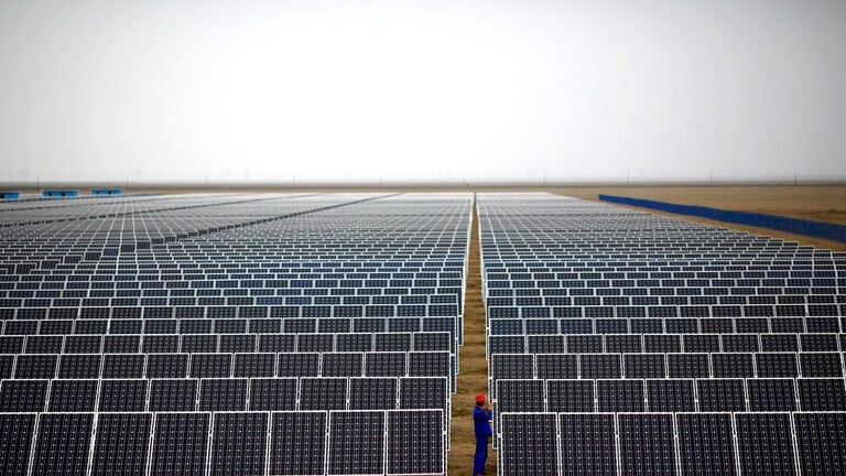 صفقة بين إسرائيل والإمارات والأردن لإنشاء مزرعة طاقة شمسية ضخمة