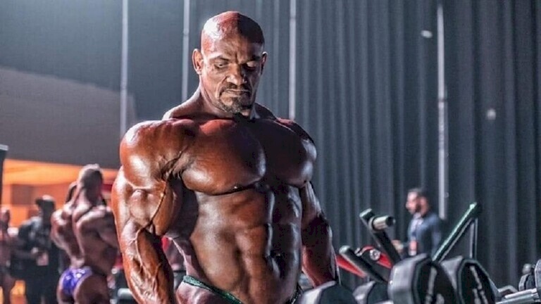 "بيغ رامي" يتعرض لموقف محرج خلال حفل زفافه