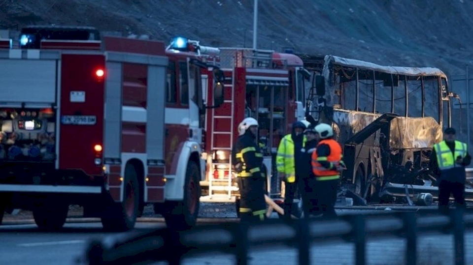 بلغاريا.. مقتل 45 شخصاً على الأقل في حادث حافلة