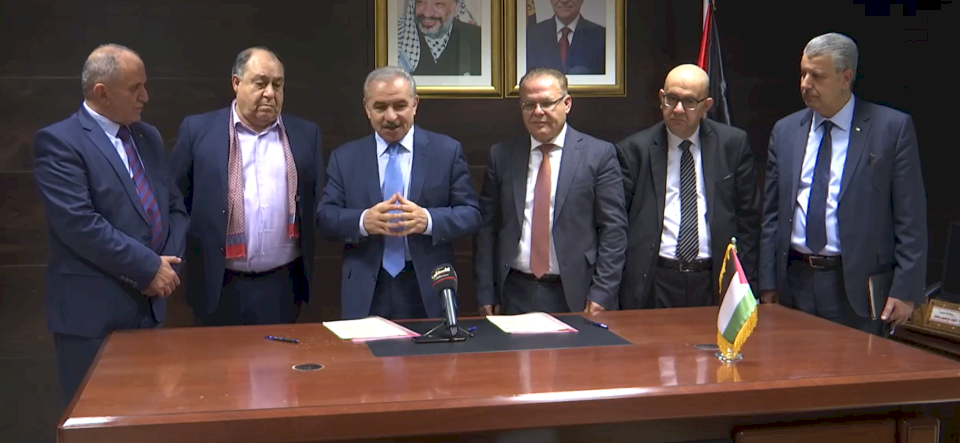 فيديو- اتفاقية استثمار في الطاقة المتجددة بين سلطة الأراضي وكهرباء الشمال