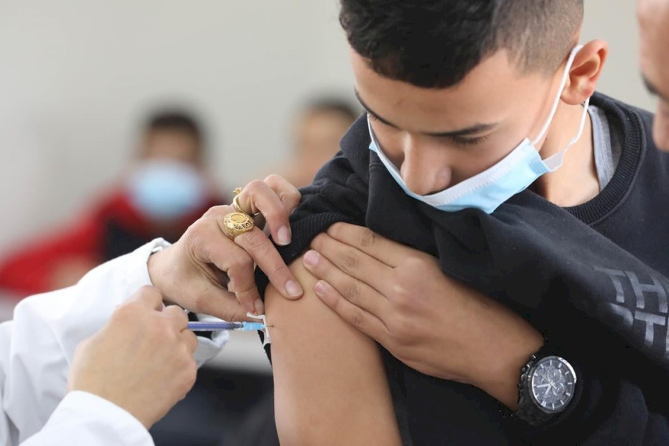 وزارة الصحة: طعمنا 48 ألف طالب من السابع للتاسع ضد كورونا