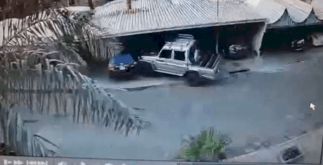 الكويت: ضابط برتبة عالية يصدم سيارات جيرانه.. والسبب غريب