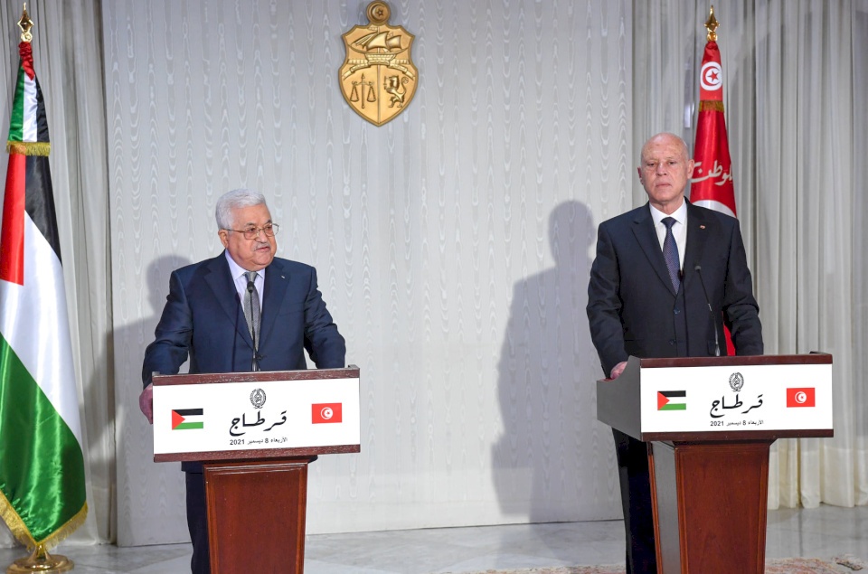 الرئيس التونسي للرئيس عباس: سنقتسم معكم رغيفنا