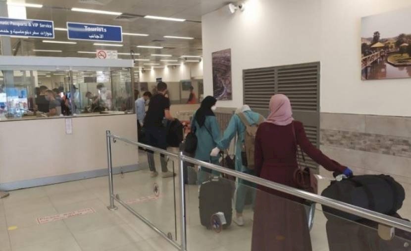 الأردن يلزم القادمين إليه بإجراء فحص "كورونا" قبل 72 ساعة من القدوم