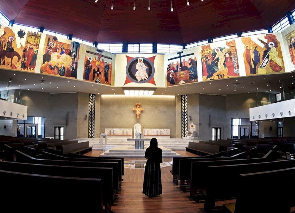 البحرين تفتتح أكبر كنيسة كاثوليكية في الخليج العربي