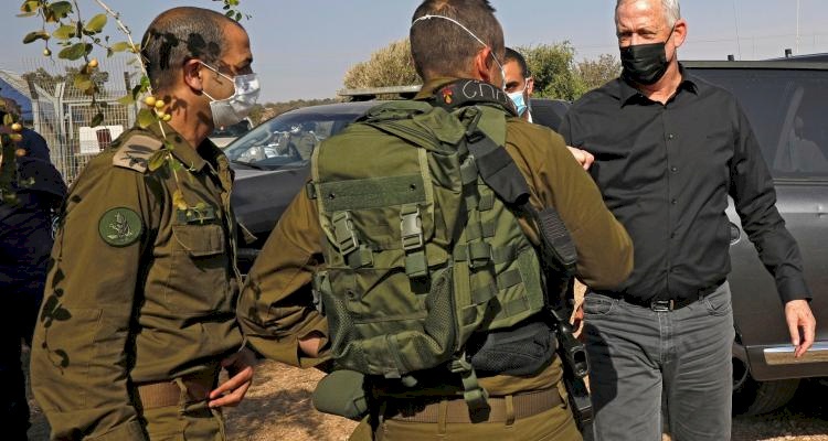 غانتس: أصدرت تعليماتي للجيش بالاستعداد للخيار العسكري أمام إيران