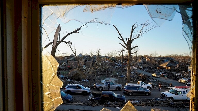 بايدن يعلن ولاية كنتاكي منطقة منكوبة جراء الإعصار المدمر