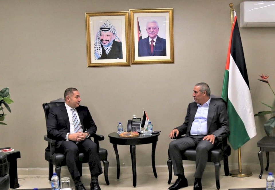 الشيخ يبحث مع السفير المصري آخر المستجدات السياسية 