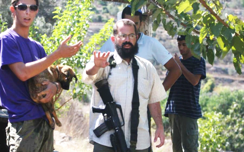 مستوطنون يهاجمون أهالي عرب العراعرة بوادي القلط 