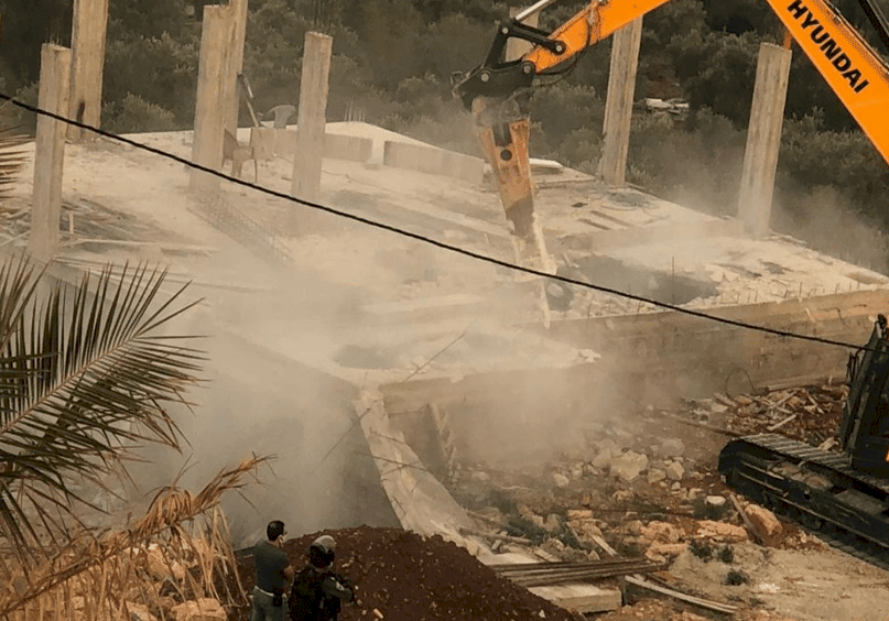 الاحتلال يهدم منزلا قيد الانشاء في بلدة نحالين غرب بيت لحم
