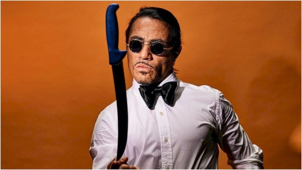 الشيف نصرت يتعرض للهجوم بسبب منزل والدته المتواضع! (شاهد)