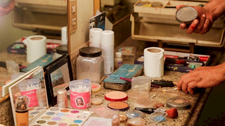 طلاء الأظافر يثير جدلا واسعا في مصر بسبب الصلاة.. وعالم أزهري يرد