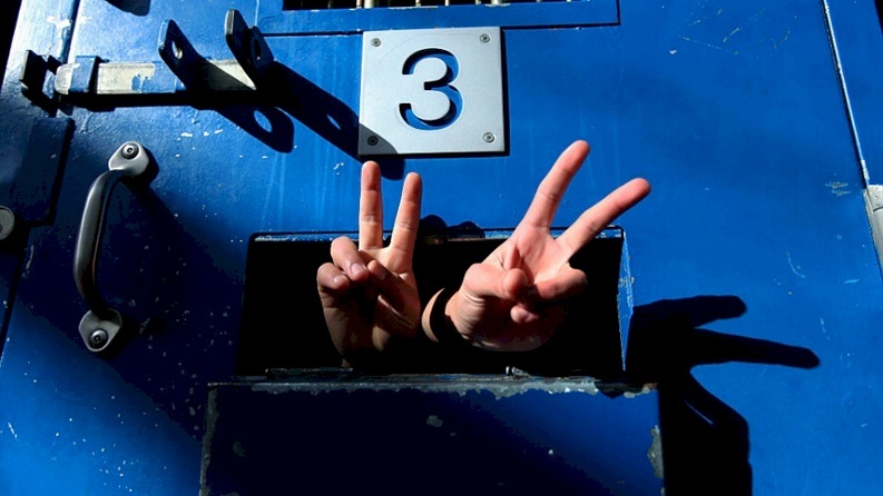 3 اسيرات يواصلن اضرابهن عن الطعام