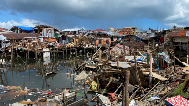 خبراء: الإعصار "راي" في الفلبين فاق كل التوقعات