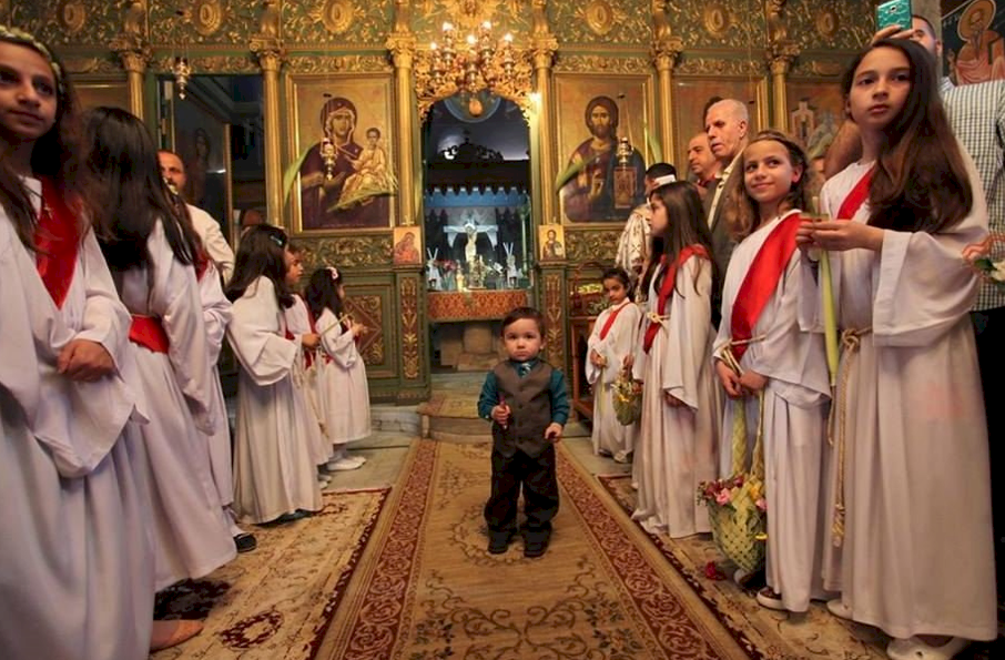 الاحتلال يسمح لـ 468 مسيحيا من غزة بحضور أعياد الميلاد بالضفة