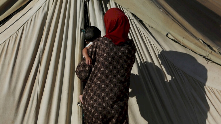 صور- طفلة تتعرض للتعذيب الجسدي من زوجة والدها في لبنان