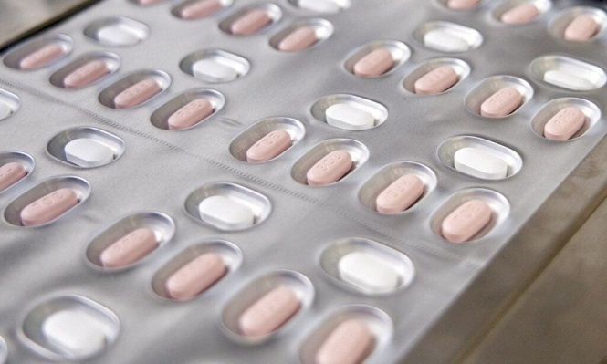 إسرائيل تسمح بالاستخدام الطارئ لعقار "فايزر" المضاد لكورونا