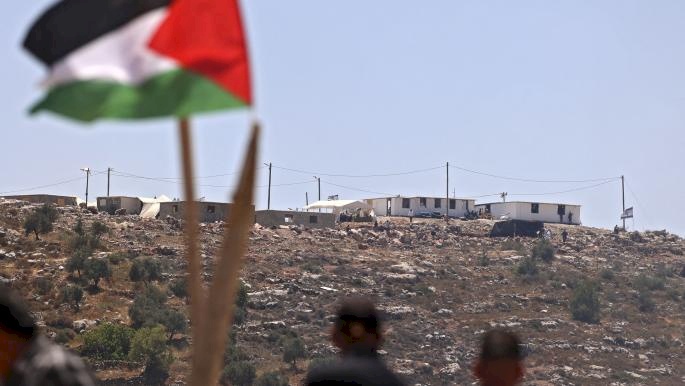 صحفي إسرائيلي: غانتس سيُعيد المستوطنين لجبل صبيح