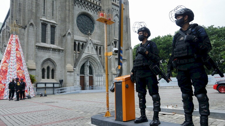 إندونيسيا: اعتقال خمسة أشخاص يشتبه بتهريبهم المخدرات إلى البلاد