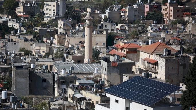 توجيهات من الرئيس.. تركيب حمايات وشيك حديد على نوافذ المنازل في برقة