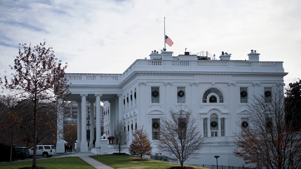 أمريكا تعلق على لقاء الرئيس عباس مع غانتس