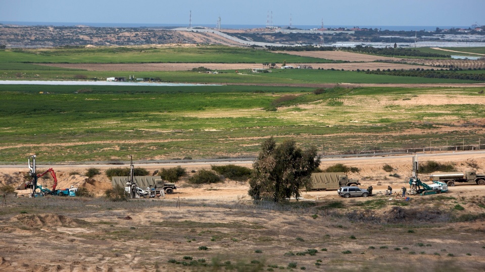  "هآرتس": إسرائيل تدمر الحقول الزراعية في الأغوار وتسممها بغزة