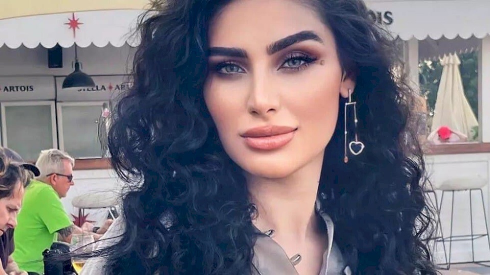 من هي ملكة جمال بريطانيا السورية التي منعت من دخول أمريكا؟ (صور- فيديو)