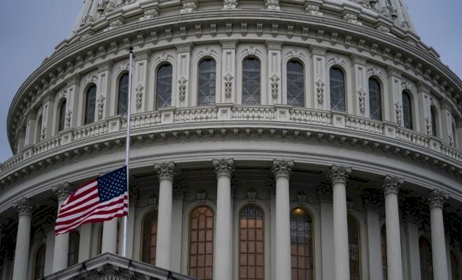 حملة صهيونية لطرد مساعد عضو كونغرس تضامن مع فلسطين