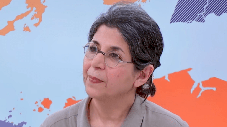 طهران تعيد الباحثة الفرنسية-الإيرانية فاريبا عادلخاه إلى السجن