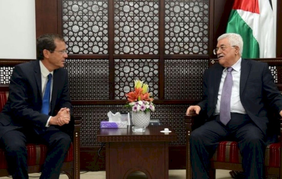 الرئيس يعزي بوفاة والدة الرئيس الإسرائيلي 