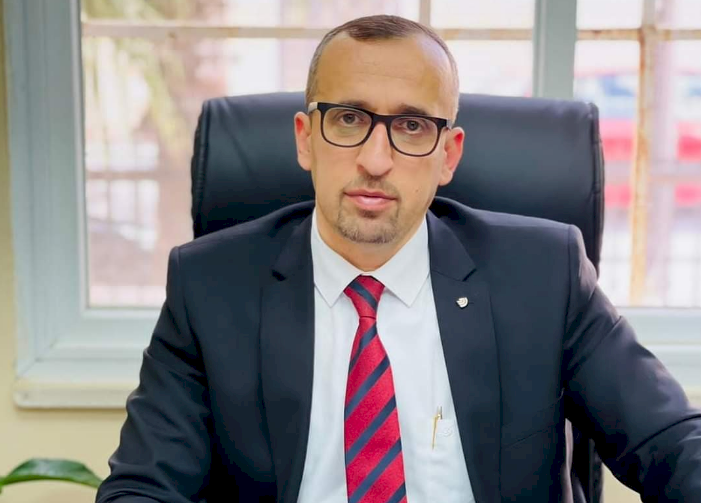 وزيرة الصحة تُعفي مدير عام التحويلات الطبية من منصبه