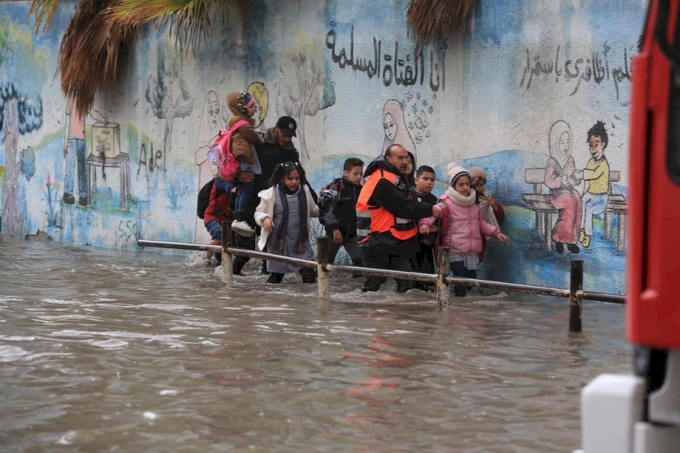 تعليق الدراسة في غزة يوم غد بسبب الأحوال الجوية